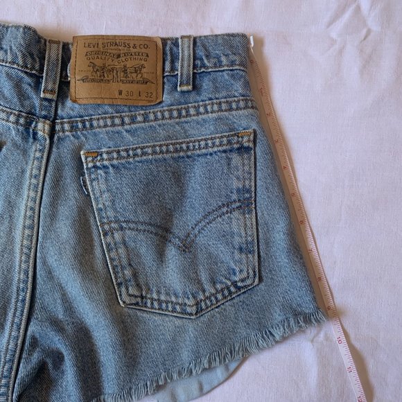 LAST CHANCE Vintage Levi's cutoff shorts size 26 - Picture 5 of 5